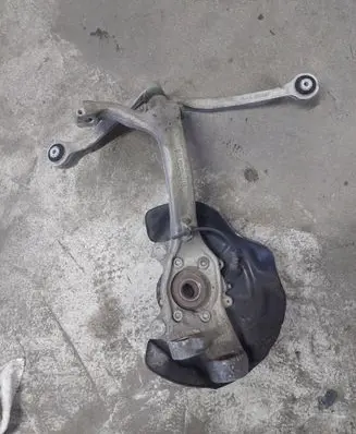 Audi A6 S6 C6 4F Front wheel hub spindle knuckle 4F0257
