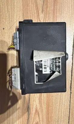 Jaguar XJ X351 Hand brake control module 8w832c496ac