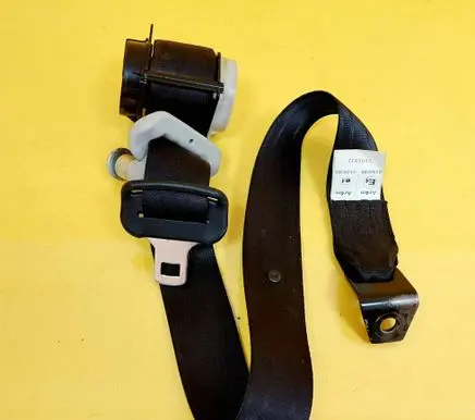 Mazda 5 Rear seatbelt T89338T