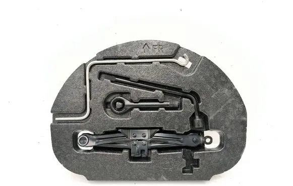 Toyota Prius+ (ZVW40) Tool set 6477747080