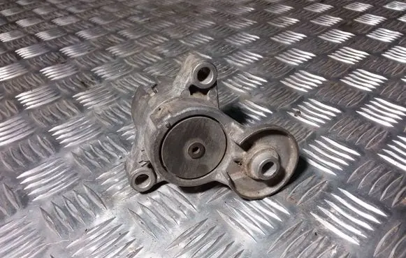 Mazda 6 Generator/alternator belt tensioner
