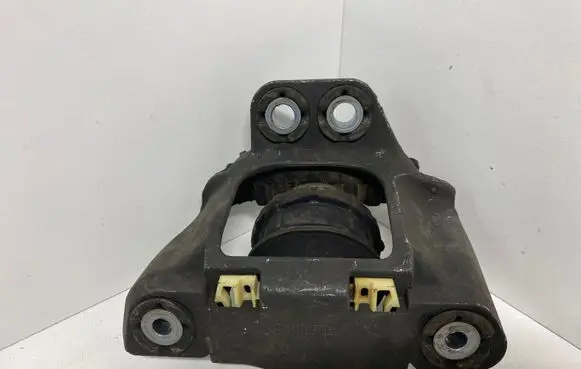 Volvo XC90 Engine mount bracket 31480353