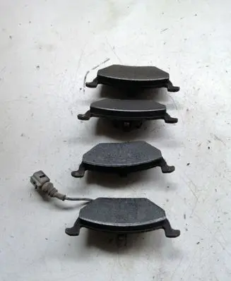 Volkswagen Golf VI Brake pads (front) 