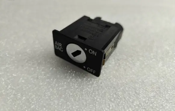 Passenger airbag on/off switch
