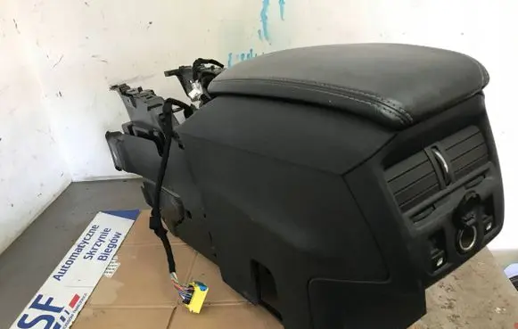 Citroen DS5 Center console 