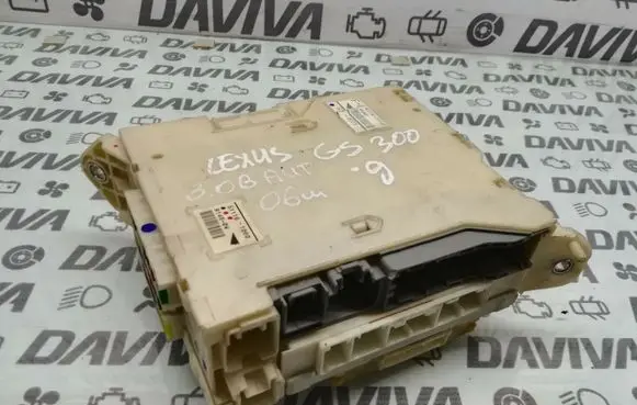Lexus GS 300 400 430 Fuse box set 82730-30322 8273030322