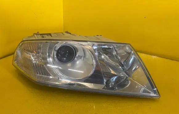Skoda Octavia Mk2 (1Z) Headlight/headlamp 20-0669-05-2