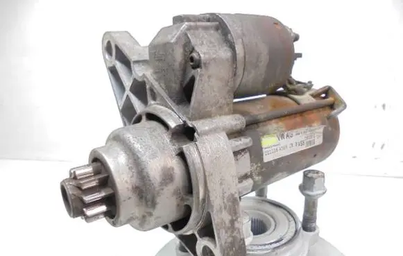 Skoda Fabia Mk2 (5J) Starter motor 02T911023S