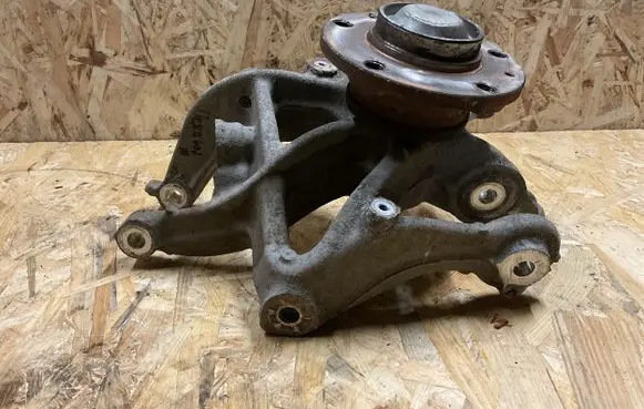 Peugeot 407 Rear wheel hub spindle/knuckle 