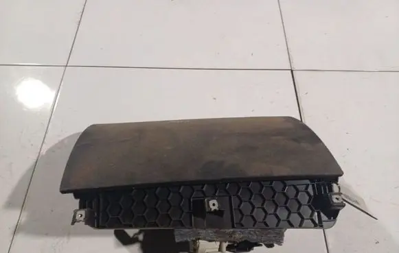 Audi Q7 4L Glove box