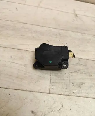 Volvo V50 Air flap motor/actuator 4N5H19E616