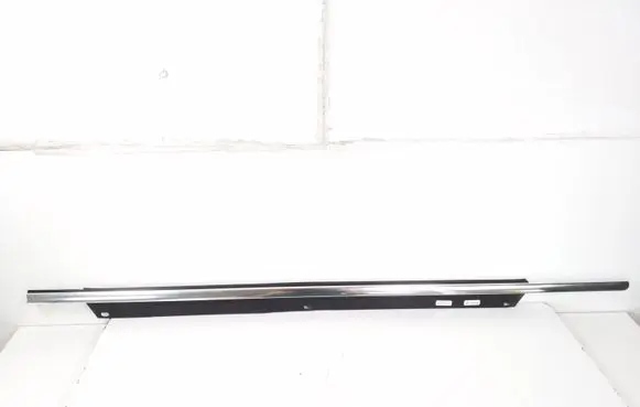 Audi Q7 4L Front door glass trim molding 4L0853284E