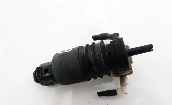 Volkswagen Polo Windscreen/windshield washer pump