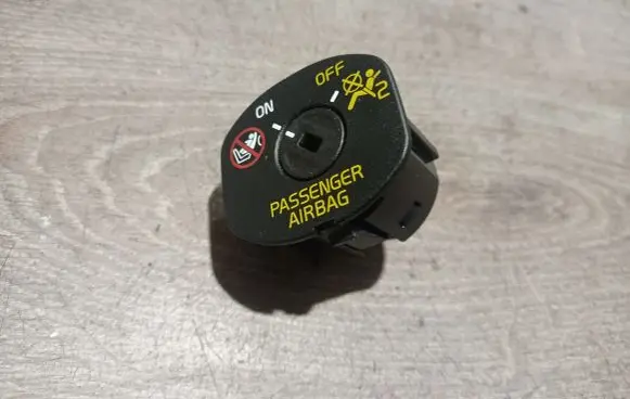 Volvo S80 Passenger airbag on/off switch 31318268