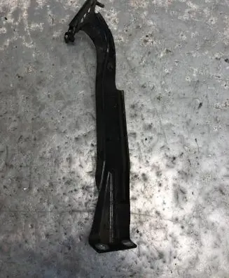Audi A4 S4 B8 8K Fender mounting bracket 8K0821136J