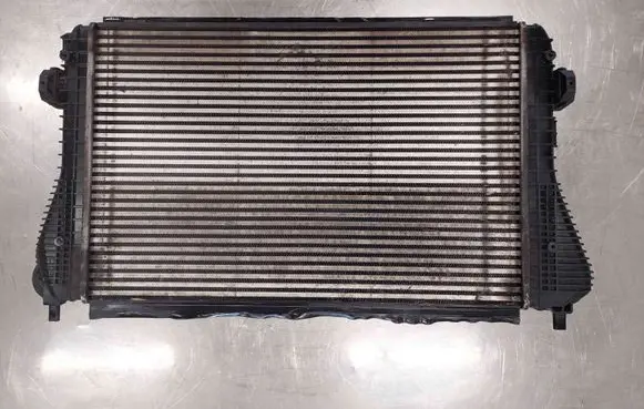 Volkswagen Cross Touran I Intercooler radiator 1K0145927