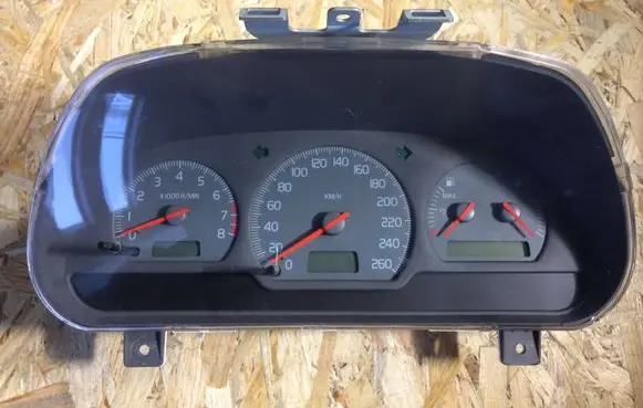 Volvo S40, V40 Speedometer (instrument cluster) 30889710 01W01D5