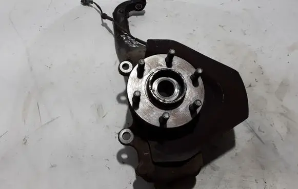 Nissan Pathfinder R51 Front wheel hub 400145X00C