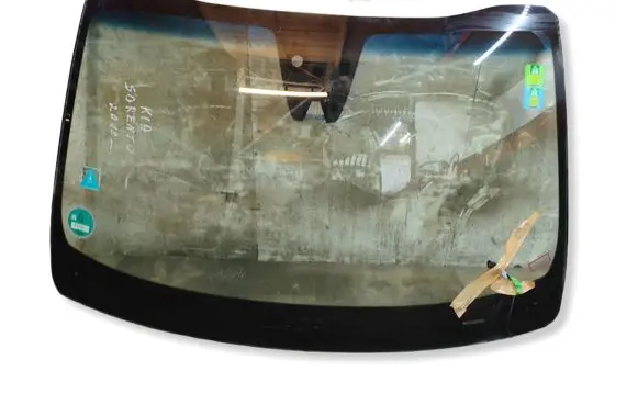 KIA Sportage Front windscreen/windshield window DOT748AS1M531 E000008 43R000380