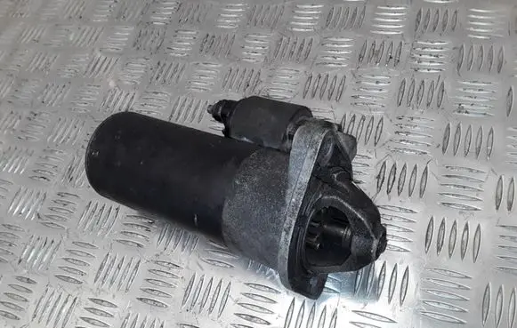 Toyota Avensis T250 Starter motor 0001110132