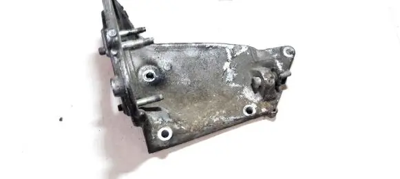 Citroen Berlingo Engine mounting bracket