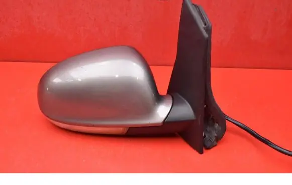 Volkswagen Golf Plus Front door electric wing mirror 076014