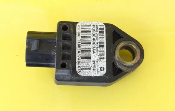 Jeep Cherokee III KJ Airbag deployment crash/impact sensor P05084000AA
