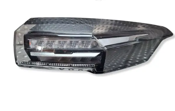 Peugeot 308 Rear/tail lights S27635199 9835299280