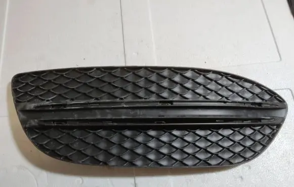Mercedes-Benz C W205 Front bumper lower grill A2058851123