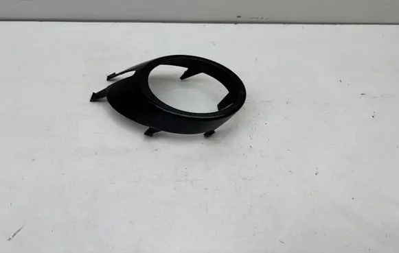 Audi A4 S4 B7 8E 8H Front fog light trim/grill 8E0807820