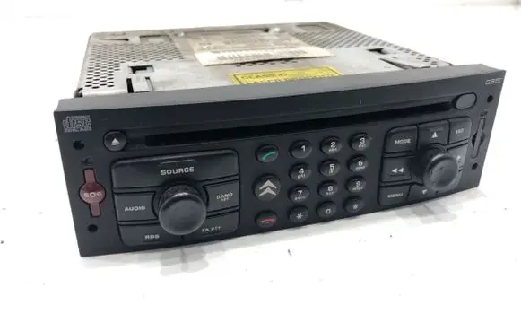 Radio/CD/DVD/GPS head unit