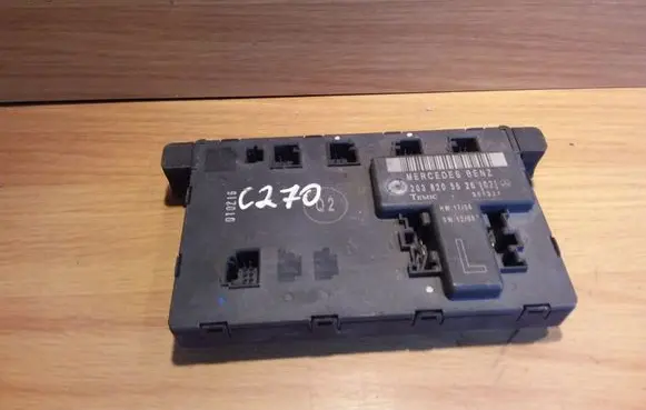 Mercedes-Benz C W203 Door central lock control unit/module 2038205526