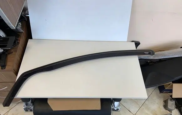 Audi Q7 4L Front door wind deflector 