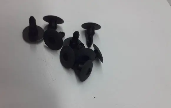 Volvo XC60 Engine hood trim 