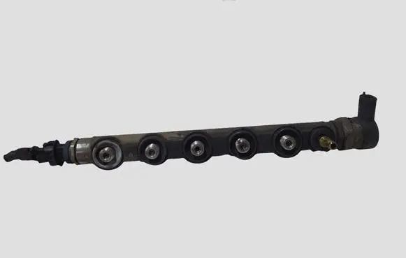 Renault Scenic II - Grand scenic II Fuel main line pipe 0445214153 8200661279A H8200426550