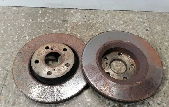 Toyota Avensis T270 Front brake disc