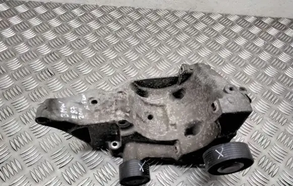 BMW 1 E81 E87 Generator/alternator bracket 