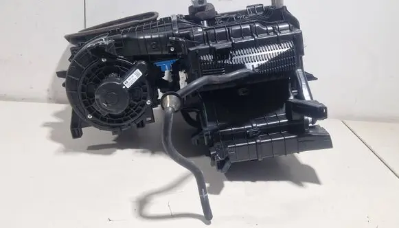 Hyundai i10 Interior heater climate box assembly housing 97200K7200