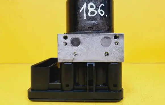 Volkswagen Golf IV ABS Pump 1J0614517J 1C0907379M