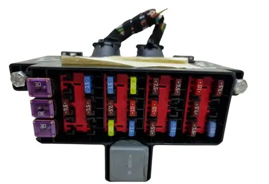 Ford Fiesta Fuse module 8V5T14A005