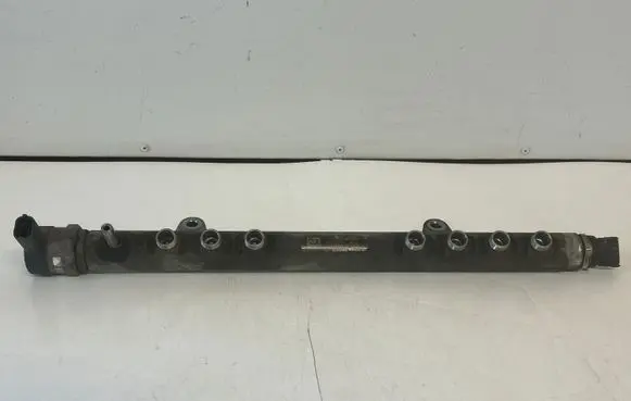Volvo V70 Fuel main line pipe 0445215025