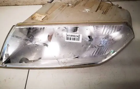 Skoda Octavia Mk2 (1Z) Headlight/headlamp 20A670B