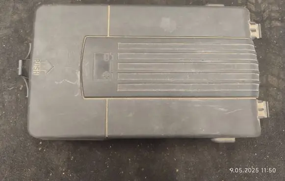 Volkswagen Golf Plus Battery box tray cover/lid 1K0915443C 1K0915443