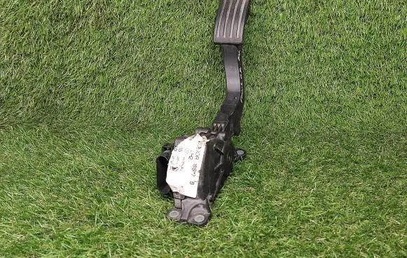 Ford Focus Accelerator throttle pedal 4M519F836AK 6PV00864132