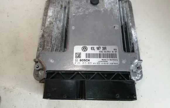 Volkswagen PASSAT B6 Engine control unit/module 03L907309 0281015029