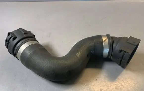 BMW 5 E60 E61 Engine coolant pipe/hose 7565780 17127565780