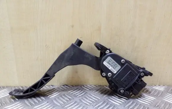 Volkswagen Golf IV Accelerator throttle pedal 6Q1721503B 6PV00849501