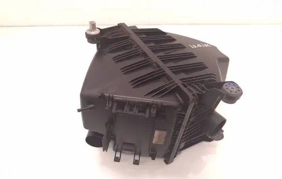 BMW i3 Air filter box 70559744 7642403