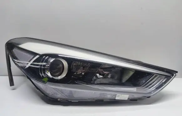 Hyundai Tucson TL Headlight/headlamp 92102D7100