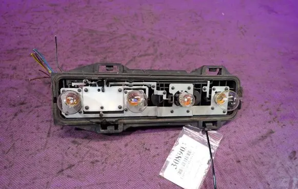 Peugeot 307 CC Tail light bulb cover holder 89026938